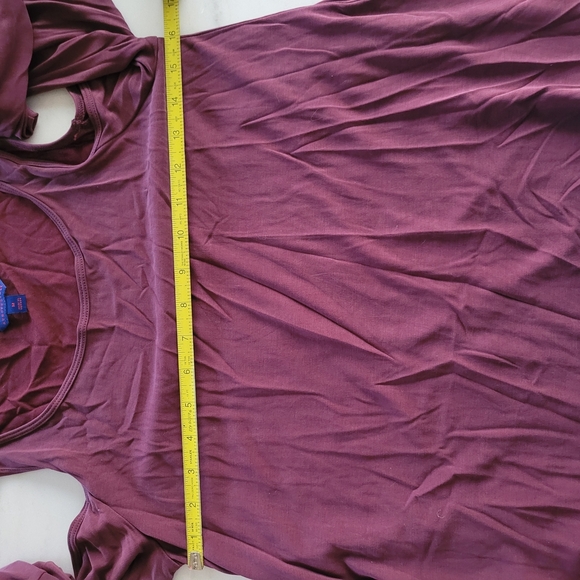 Aeropostale Cold Shoulder Maroon Ribbed Tee Size Medium - Picture 3 of 7